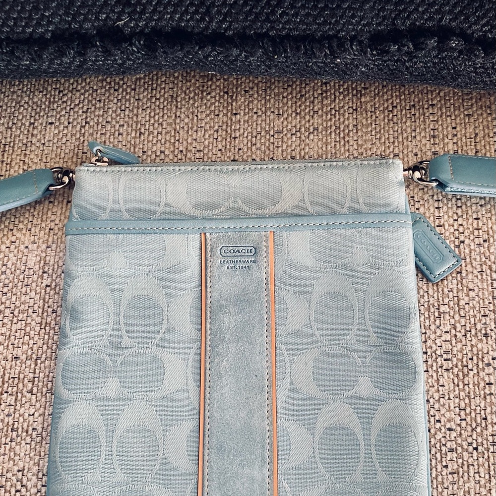 Baby Blue Coach Crossbody Brand New - Picture 9 of 9